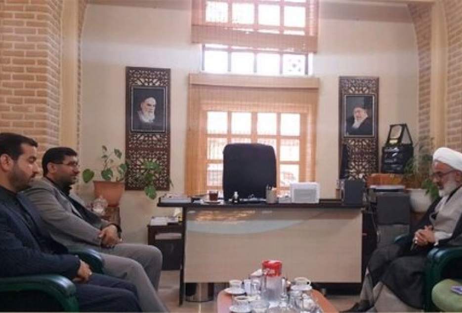 رادیو معارف به ارتقاء سطح بینش سیاسی و دینی مخاطبان کمک کند