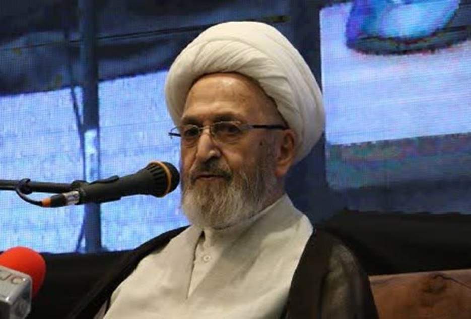 دشمنان در فضای مجازی عفت و حیاء نسل جوان را نشانه گرفته‌اند