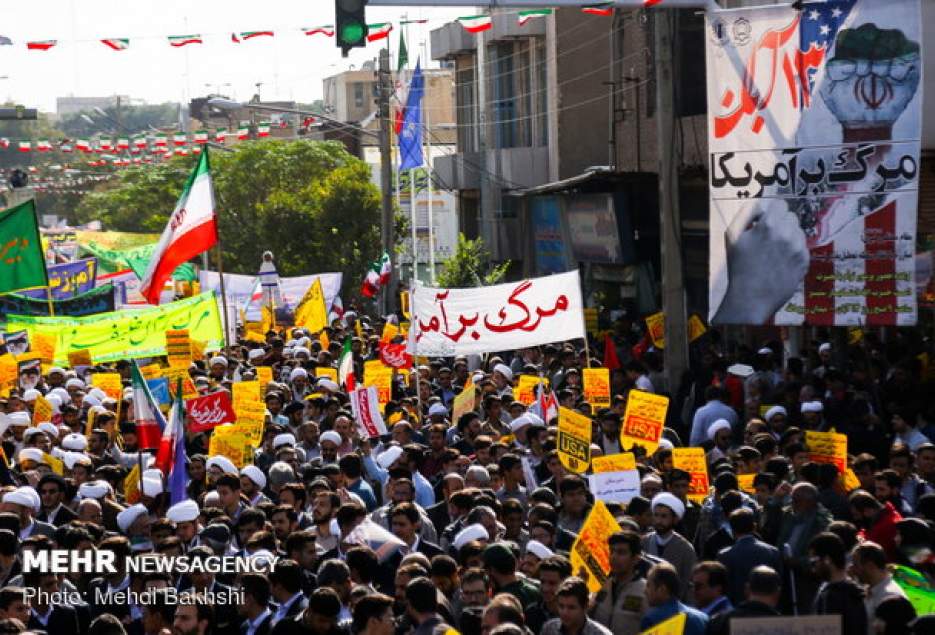 فریاد «مرگ بر آمریکا» در قم طنین انداز شد/ نفی سازش با مستکبران