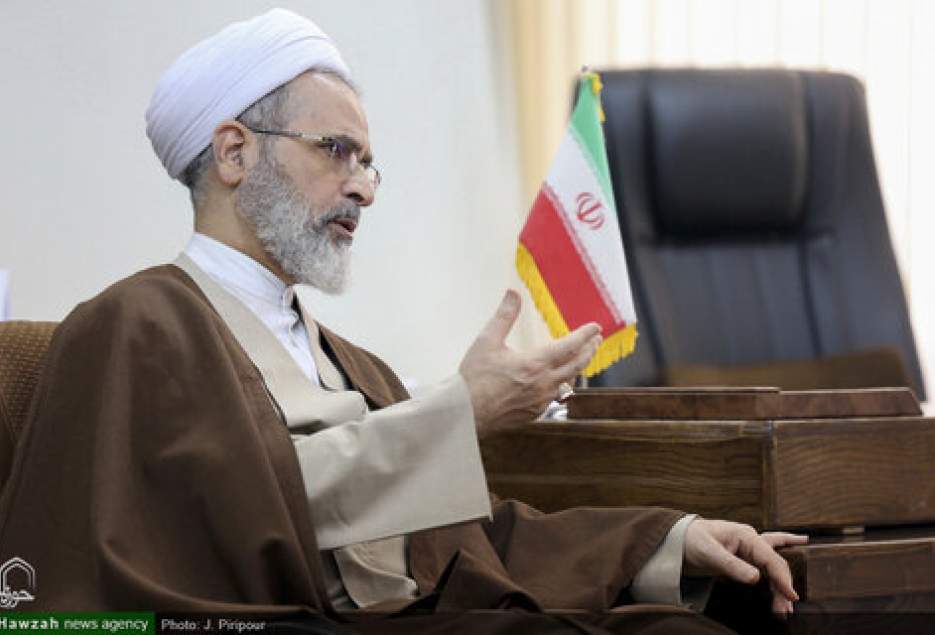 هرکسی ما را از اخوت اسلامی دور کند از قرآن پیروی نکرده است