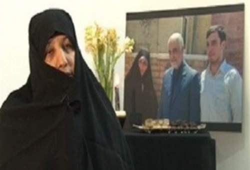مادر شهید حادثه سقوط هواپیما: اجازه دخالت به بیگانگان و مغرضین داخلی را نمی‌دهیم/ پیام مقام معظم رهبری تسلی بخش ما بود