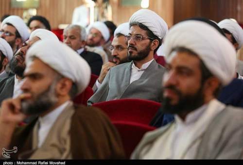 همه دروس حوزه علمیه قم فردا دوشنبه تعطیل است
