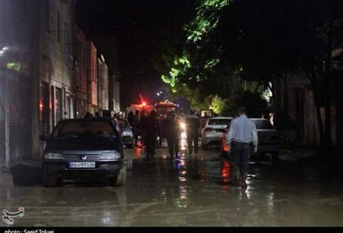 بیش از ۲۶۰ اکیپ در زمینه آب‌گرفتگی معابر و خیابان‌های قم در حال خدمت‌رسانی هستند