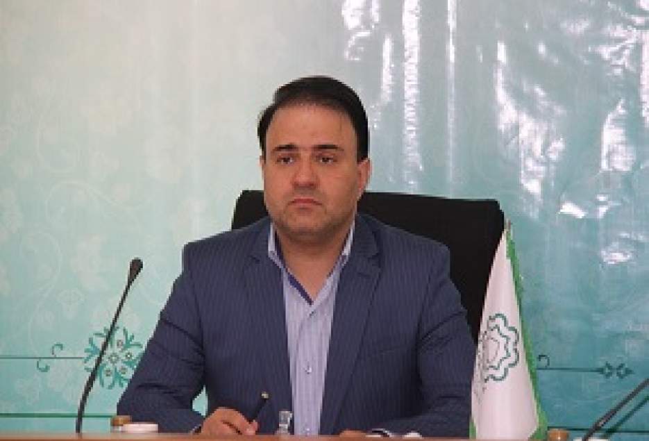 فعالیت شبانه ٣ دستگاه سم‌پاش برای ضدعفونی فضای شهری