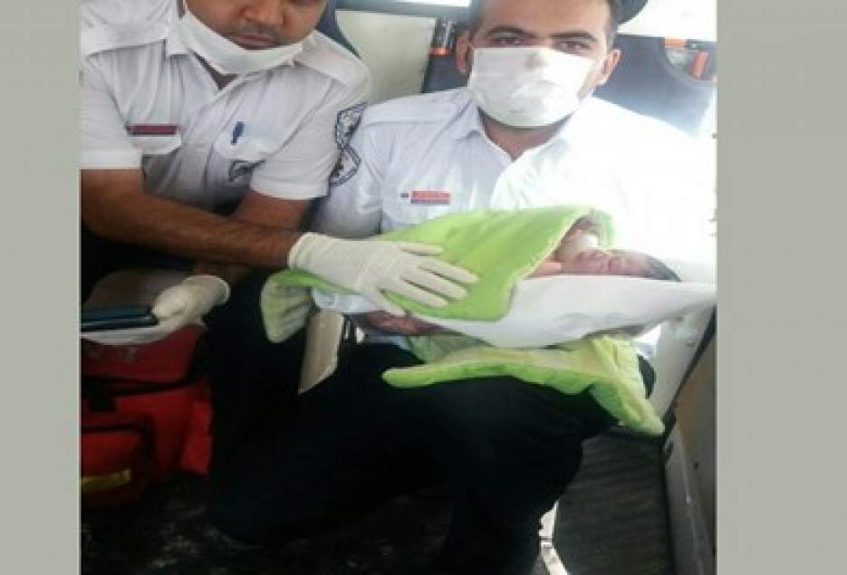 نوزاد عجول در آمبولانس متولد شد