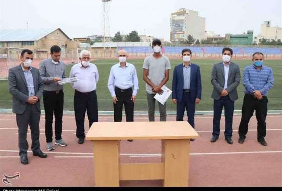 مدال‌آوران رقابت‌های کشوری دوومیدانی قم تجلیل شدند