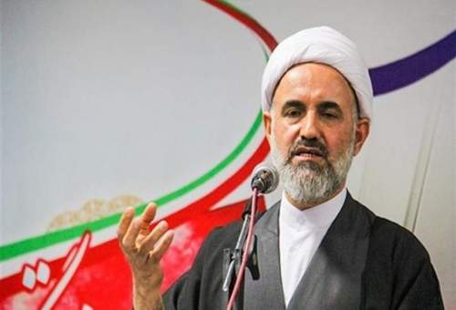 عضو مجلس خبرگان: حضرت زینب(س) با جامع ترین بیانات نهضت حسینی را اثبات کرد