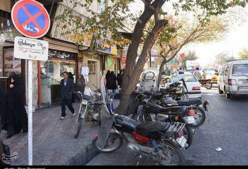 راه‌اندازی ۱۱ پارکینگ موتورسیکلت در هسته مرکزی شهر قم/اعمال جریمه برای موتورهای متخلف خارج از پارکینگ