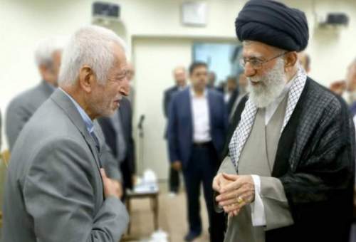 حاج محمد رضا اعتمادیان در دیدار با رهبر معظم انقلاب اسلامی.