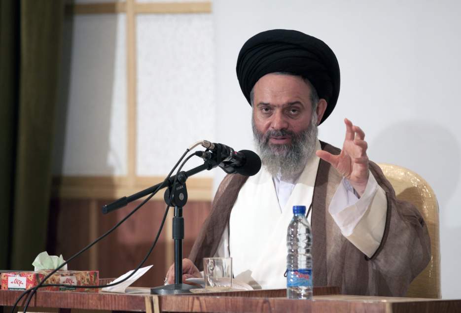 دنیای تشنه عدالت باید با سیره حضرت علی(ع) آشنا شود