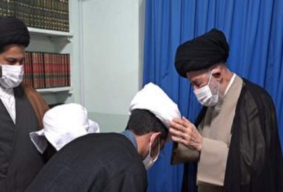 جمعی از طلاب قم ملبس به لباس روحانیت شدند