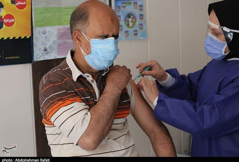 واکسن کرونا به بیش از ۱۱۲۰ جانباز و خانواده شهدای استان قم تزریق می‌شود