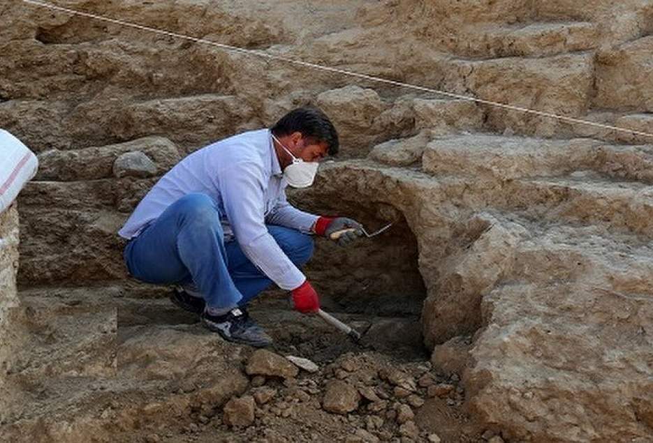 تاکنون هفت هزار شی تاریخی از تپه‌های باستانی قم کشف شده‌است