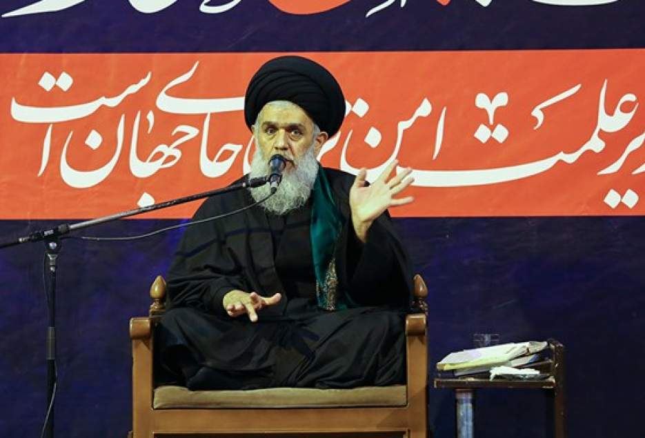 انتقاد شدید حجت‌الاسلام مؤمنی به گفته‌های نامتعارف یک سلبریتی/ خائنان به ایران ذلیل می‌شوند