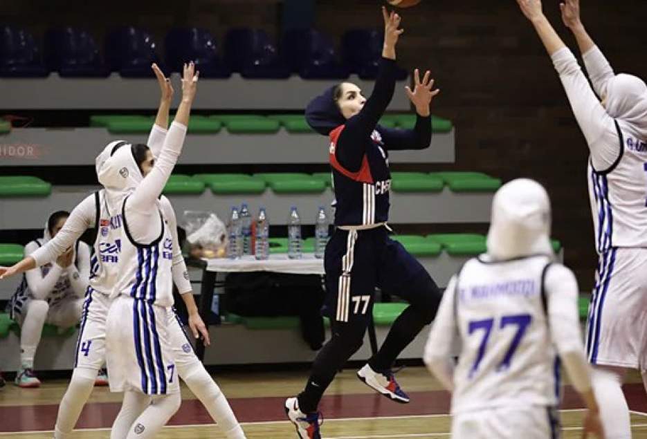 صعود شیمیدر قم به نیمه نهایی لیگ برتر بسکتبال بانوان ایران