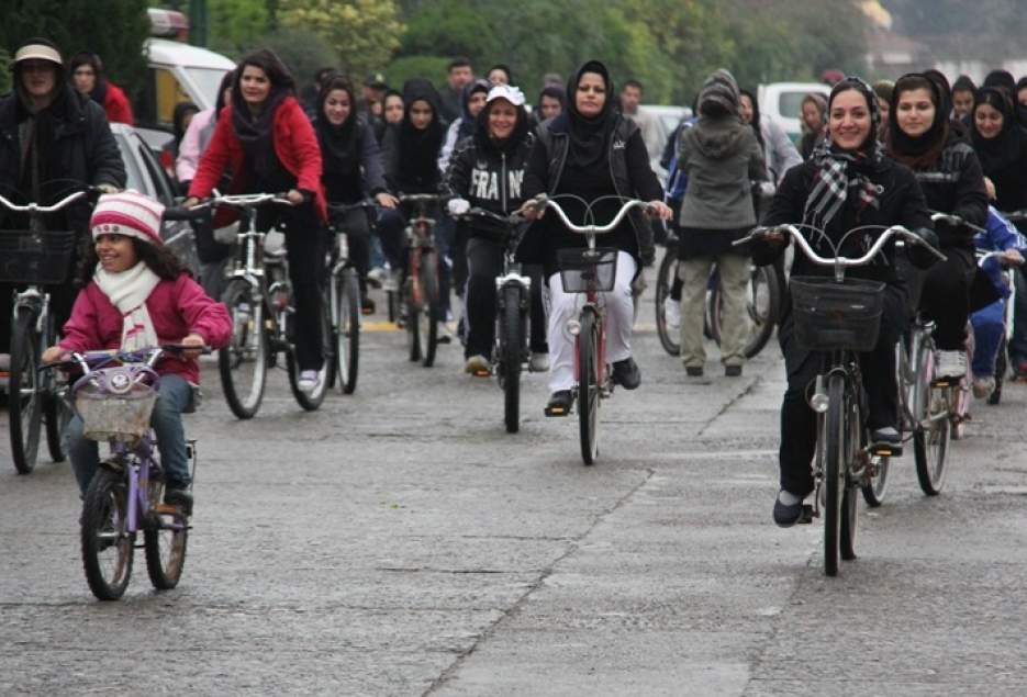 دوچرخه سواری زنان جرم نیست /  ضرورت ابطال دستورات فاقد وجهه حقوقی
