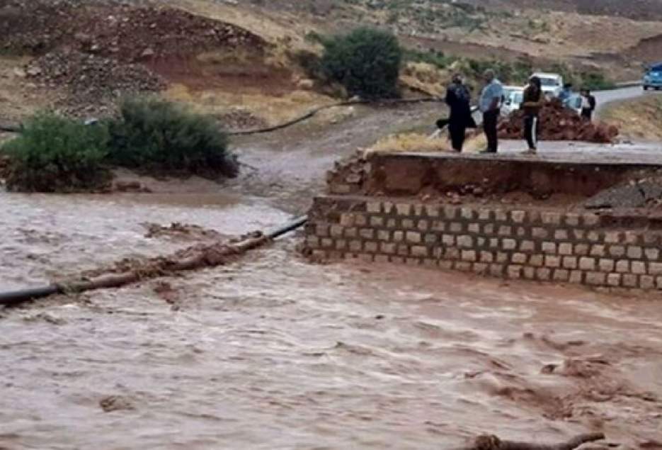 وقوع سیلاب در بخش مرکزی قم / امدادرسانی به ساکنان روستای جعفرآباد مسیله