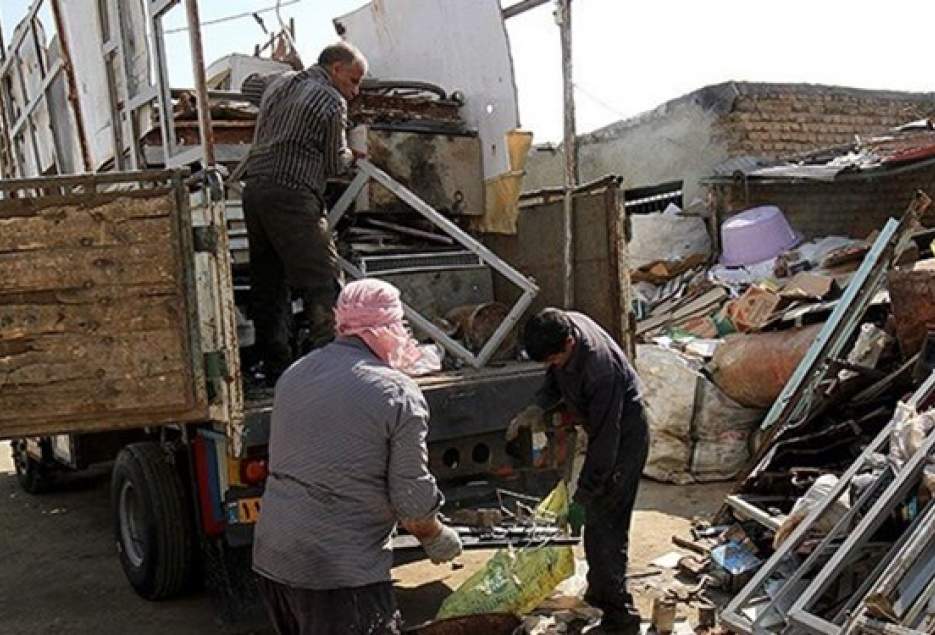 شهروندان قمی مشاغل مزاحم و آلاینده را معرفی کنند/انتقال ۹۰ درصد صنف آهن‌فروشان به شهرک صنوف