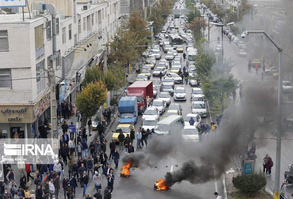 اساتید و سینماگران قم: با مسببان اغتشاشات اخیر قاطعانه برخورد شود