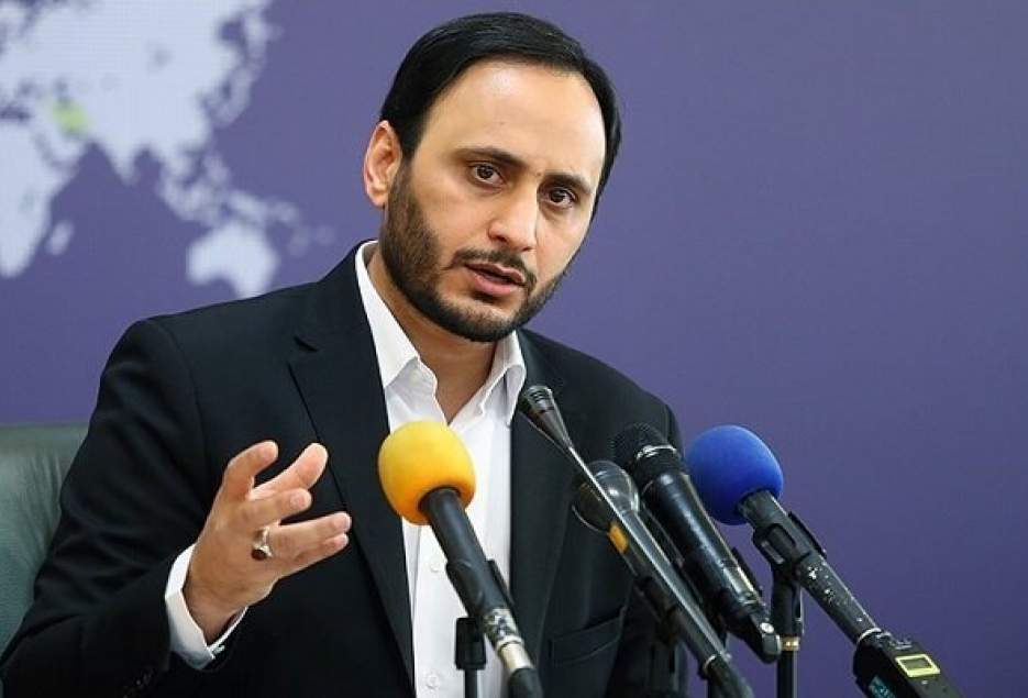 رفع مشکلات کنونی نیازمند ۱۰ سال رشد اقتصادی است