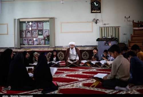 ۵۷ مبلغ اوقاف ایام فاطمیه در مدارس قم به ترویج معارف دینی می‌پردازند