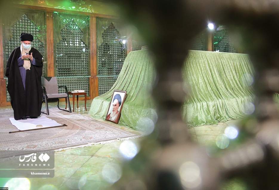 Supreme Leader pays tribute to late Imam Khomeini