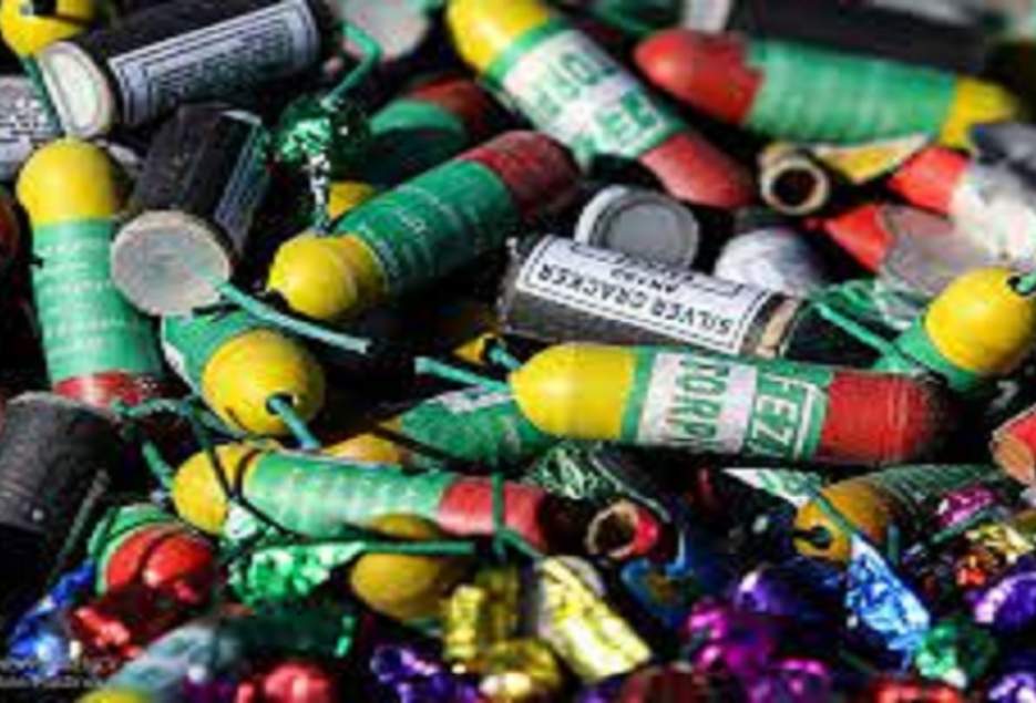 کشف بیش از ۱۸ هزار قلم انواع مواد محترقه در قم