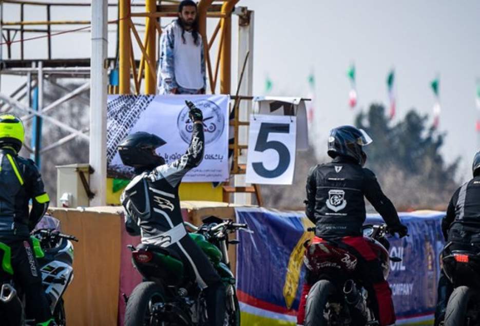 موتورسواران قمی قهرمان مسابقات کشوری شدند