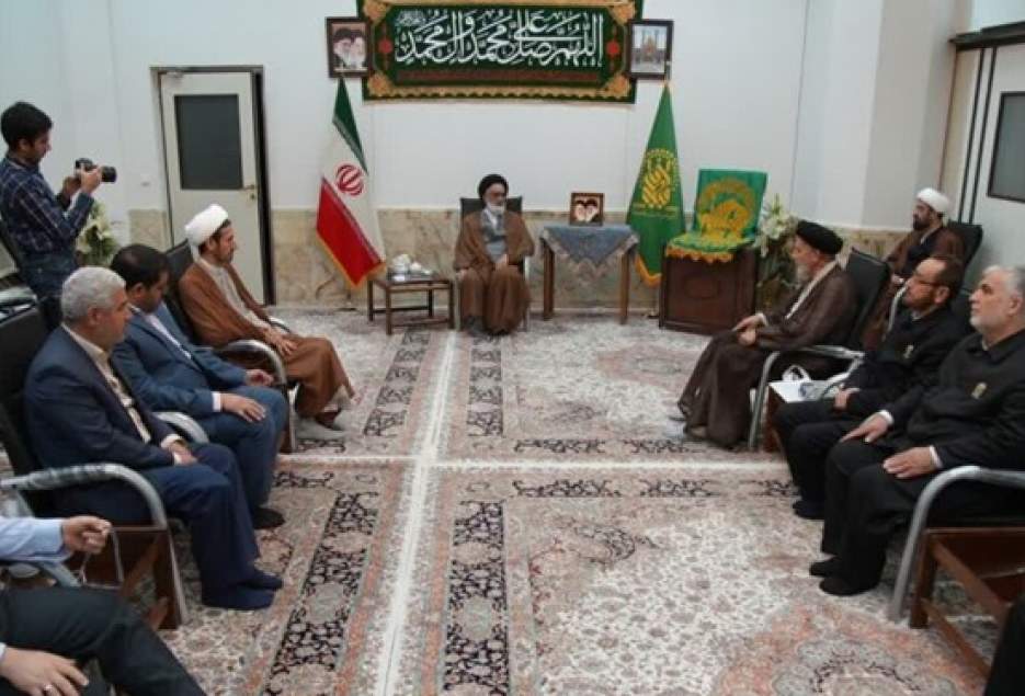 پرچم متبرک حرم اهل بیت(ع) موجب اتحاد و بصیرت می‌شود
