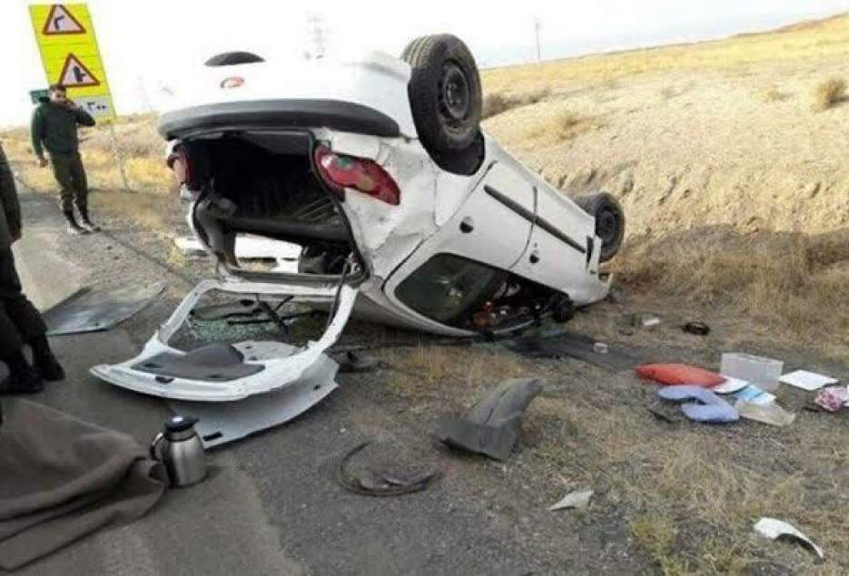 تصادف ماشین سواری با کامیون منجر به فوت یک نفر شد.