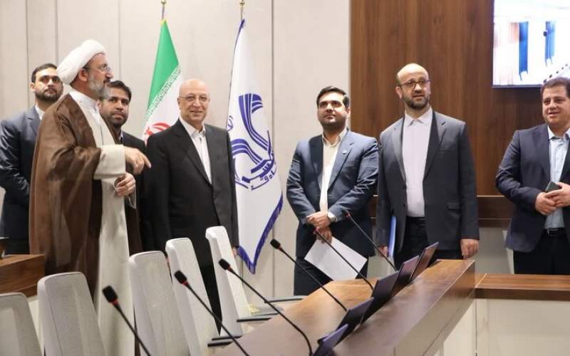 بازدید وزیر علوم، تحقیقات و فناوری از دانشگاه قم