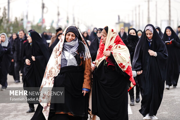 پیاده‌روی زائران نیمه شعبان به سمت مسجد جمکران