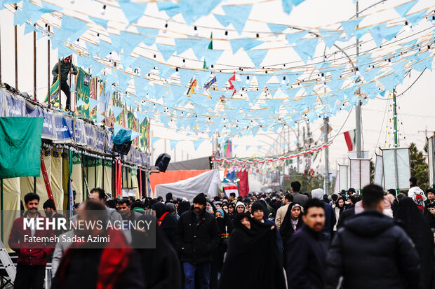 پیاده‌روی زائران نیمه شعبان به سمت مسجد جمکران