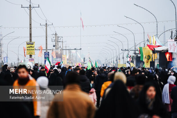 پیاده‌روی زائران نیمه شعبان به سمت مسجد جمکران