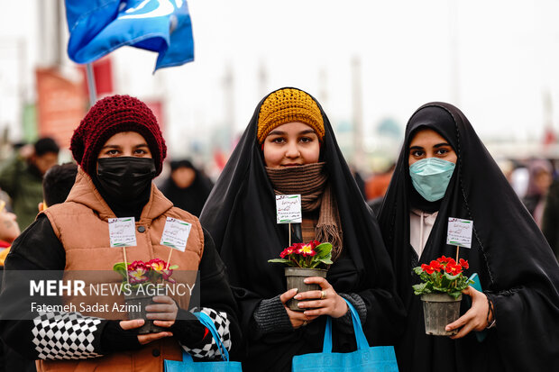 پیاده‌روی زائران نیمه شعبان به سمت مسجد جمکران