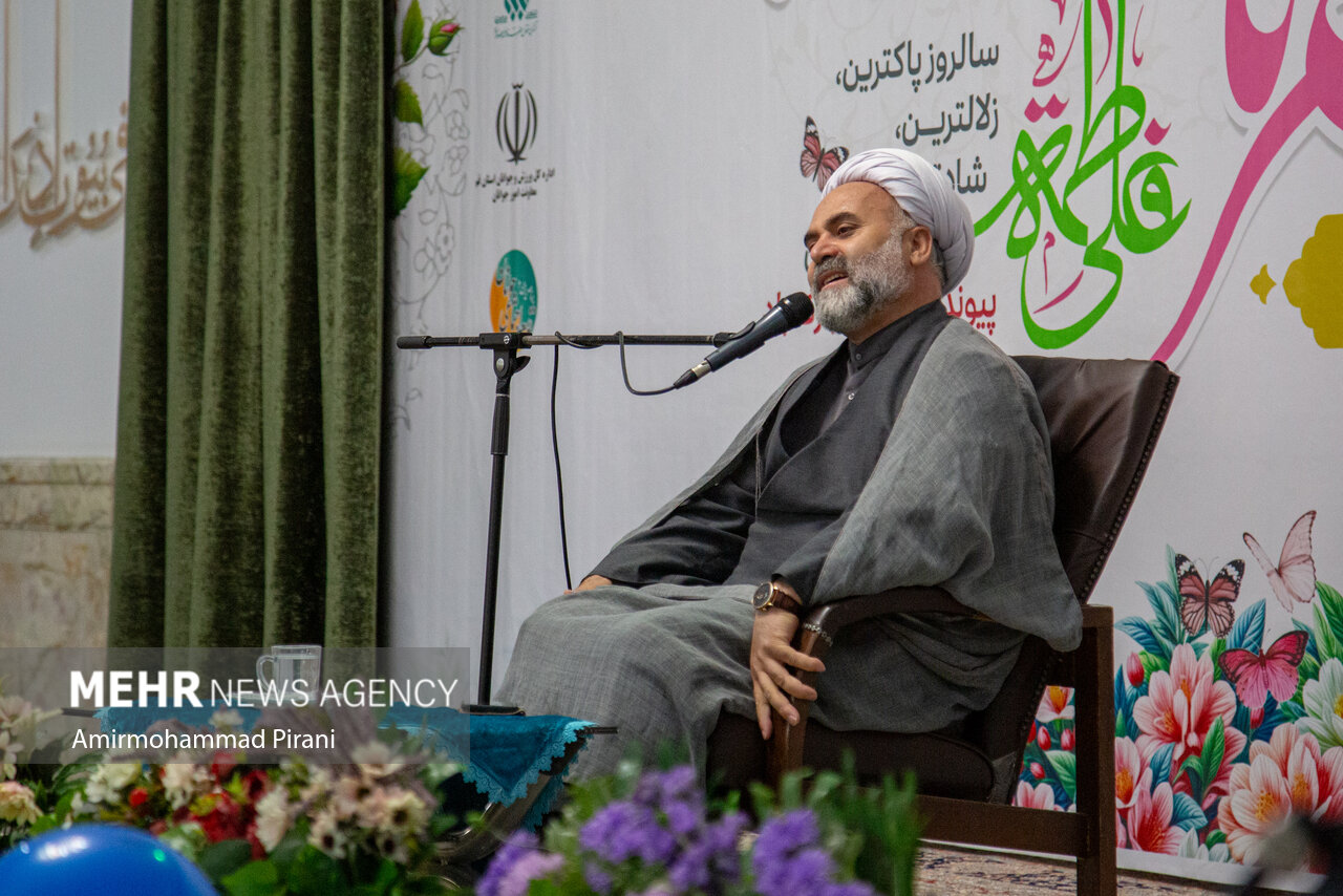 جشن ازدواج ۳۲۵ زوج جوان در حرم حضرت فاطمه معصومه(س)