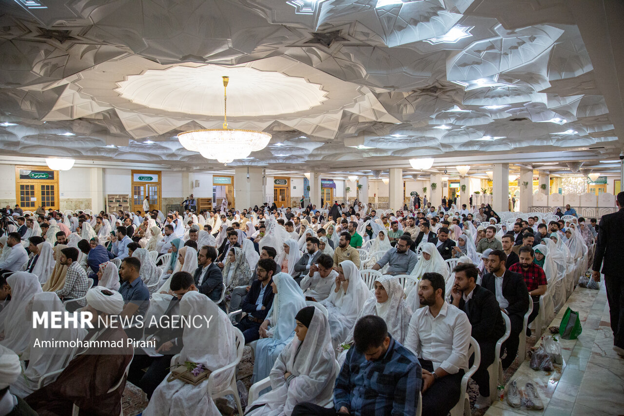 جشن ازدواج ۳۲۵ زوج جوان در حرم حضرت فاطمه معصومه(س)