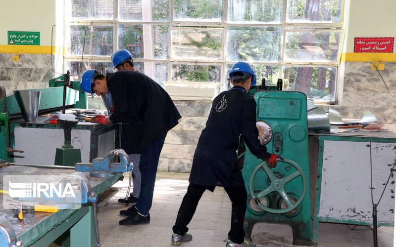 تجهیز کارگاه‌های خودرو هنرستان‌های قم با مشارکت صنایع خودروسازی