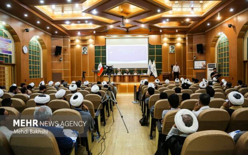 مراکز علمی کشور نباید صرفاً مصرف‌کننده فناوری‌های بین‌المللی باشند