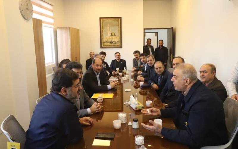 آغاز ساخت نیروگاه خورشیدی ۳۵۰ مگاواتی در قم