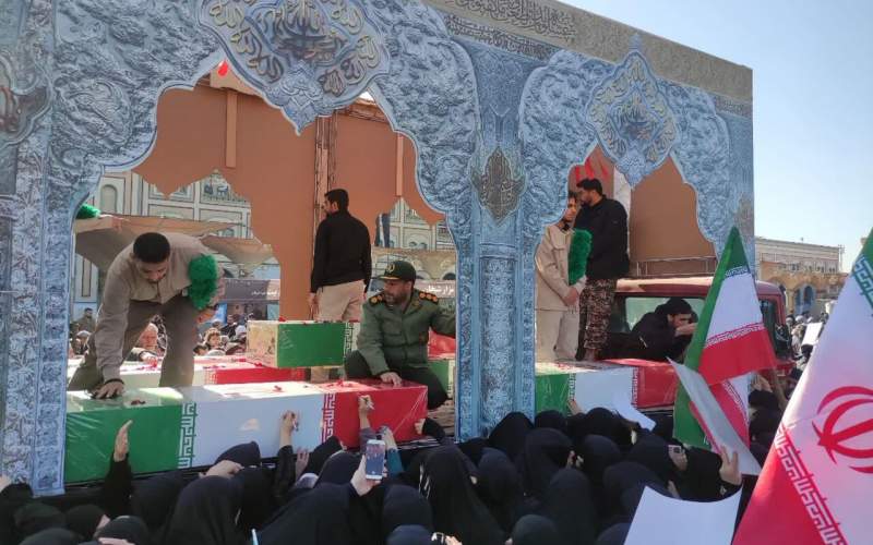 پیکرهای مطهر هفت شهید گمنام دفاع مقدس در قم تشییع شد