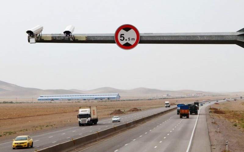 ۱۳۷ سامانه ردیاب و ۸۷ ترددشمار در شبکه راه‌های قم فعال است